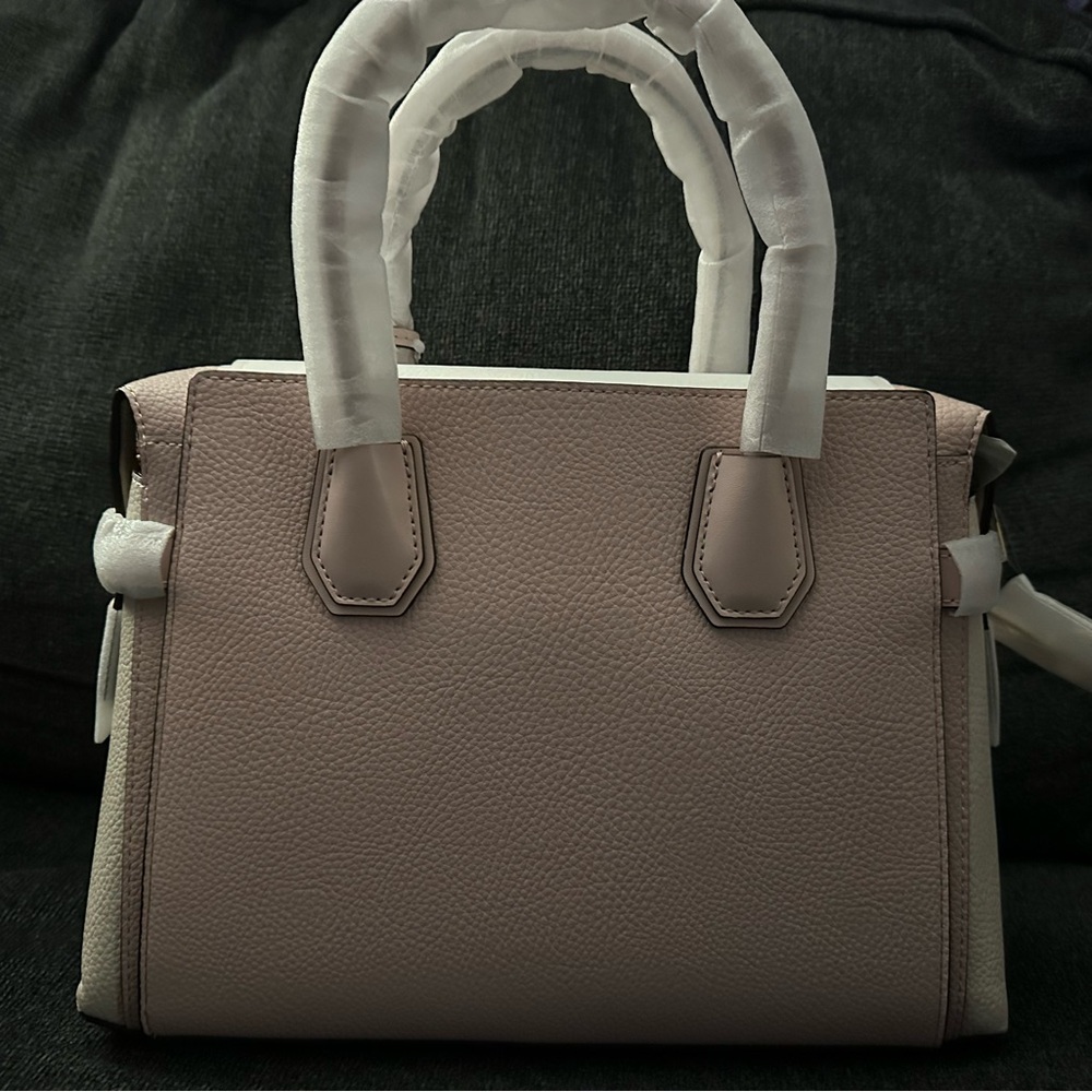Michael Kors Blush Handbag and wallet - Picture 4 of 7